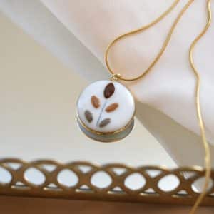 Necklace Changing leaf